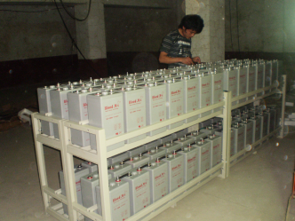 壹号娱乐电源汗血马蓄电池300AH,电池架 安装现场 壹号娱乐电源汗血马蓄电池300AH,电池架 安装现场